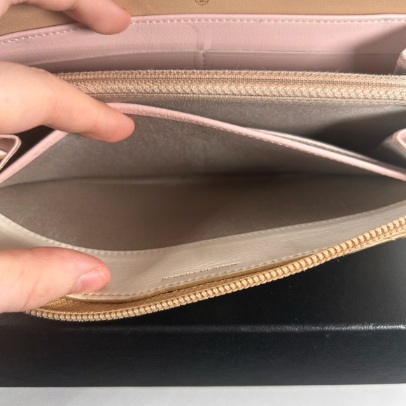 Authentic gold Chanel matelasse zippy wallet - Picture 7 of 9